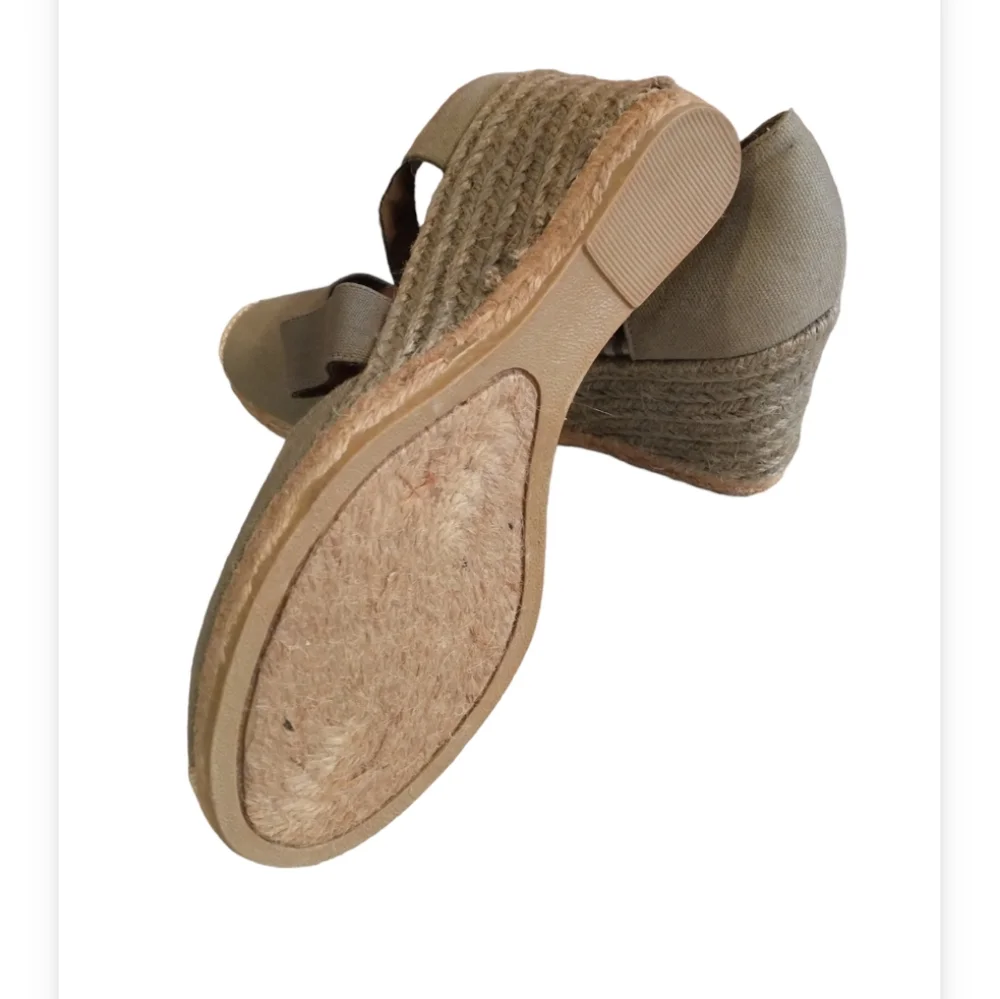 White Mountain Women's Espadrilles Wedge Sandal Criss Cross Khaki Green 8.5M